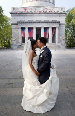 Nicole and Chris : Wedding Potpourri Color : New York Wedding Photographer | Chuck Fishman Photographer | Documentary Photojournalistic Black and White  Wedding Photojournalism